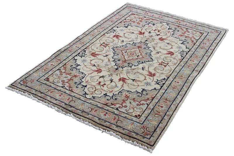 Keshan - Beige (147x102cm) - German Carpet Shop